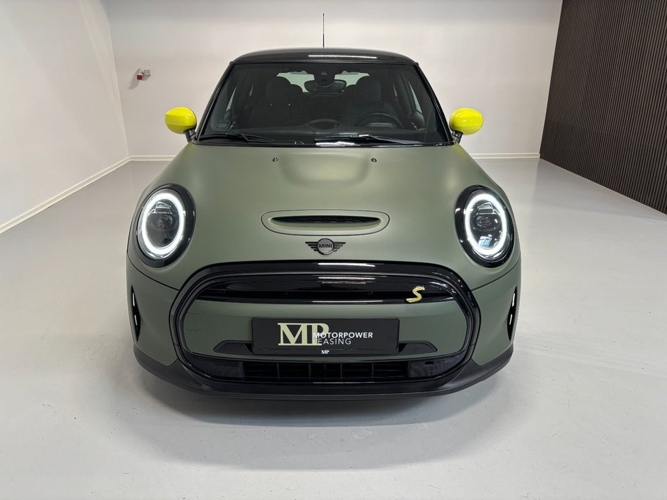 MINI Cooper SE Essential 3d