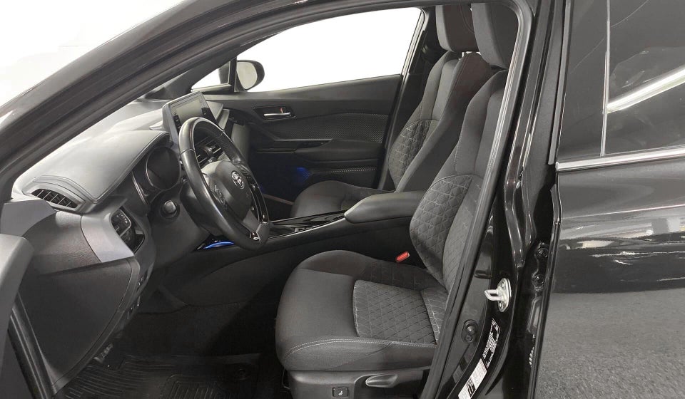 Toyota C-HR 1,8 Hybrid C-LUB Smart CVT 5d