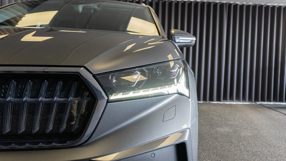 Skoda Enyaq 80x iV Suite 5d