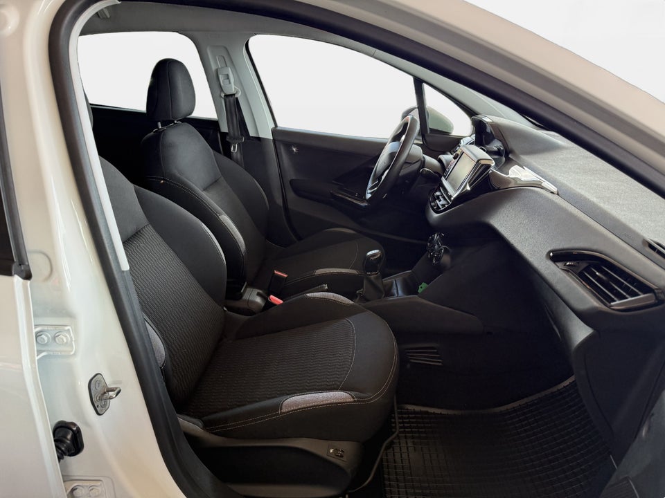 Peugeot 208 1,6 BlueHDi 100 Active 5d