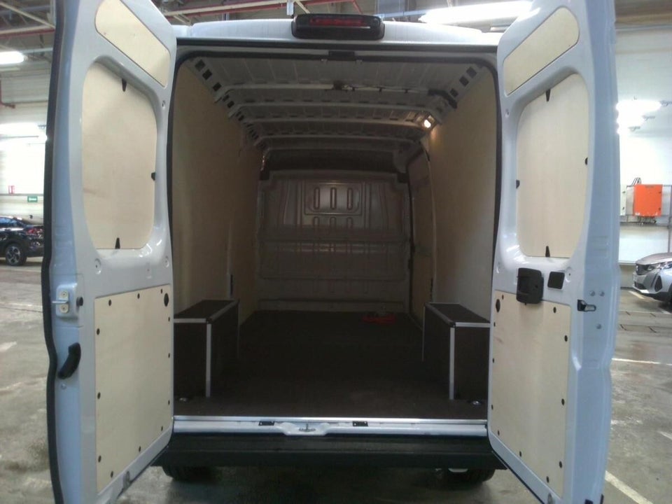 Peugeot e-Boxer 435 110 L3H2 Premium