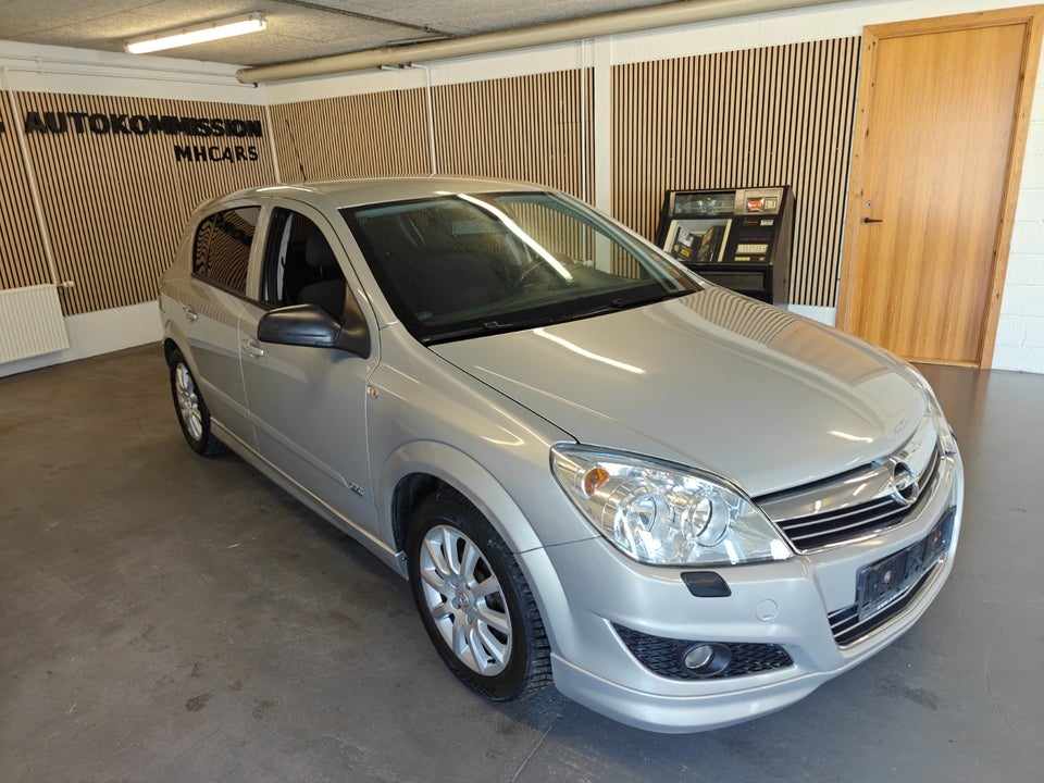 Opel Astra 1,4 16V Enjoy 5d