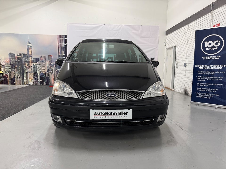 Ford Galaxy 2,8 204 Ghia 5d