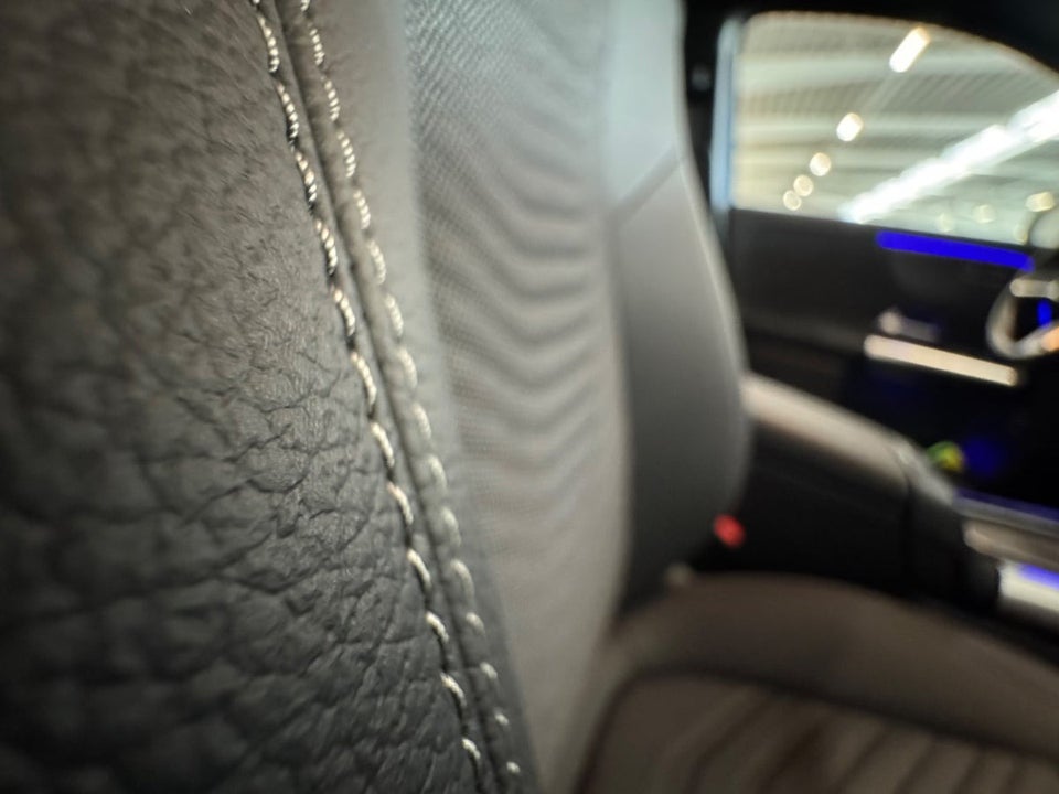 Mercedes EQA300 Progressive 4Matic 5d