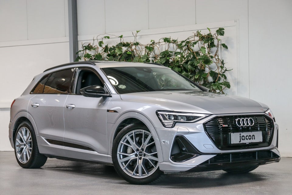 Audi e-tron 55 S-line quattro 5d