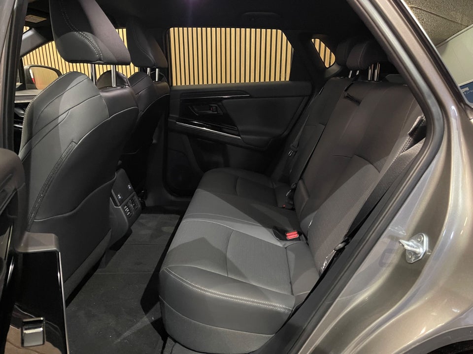 Toyota bZ4X Executive AWD 5d