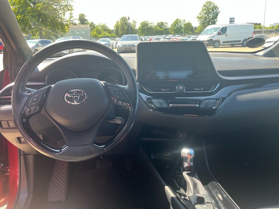 Toyota C-HR 1,8 Hybrid Premium Selected CVT 5d