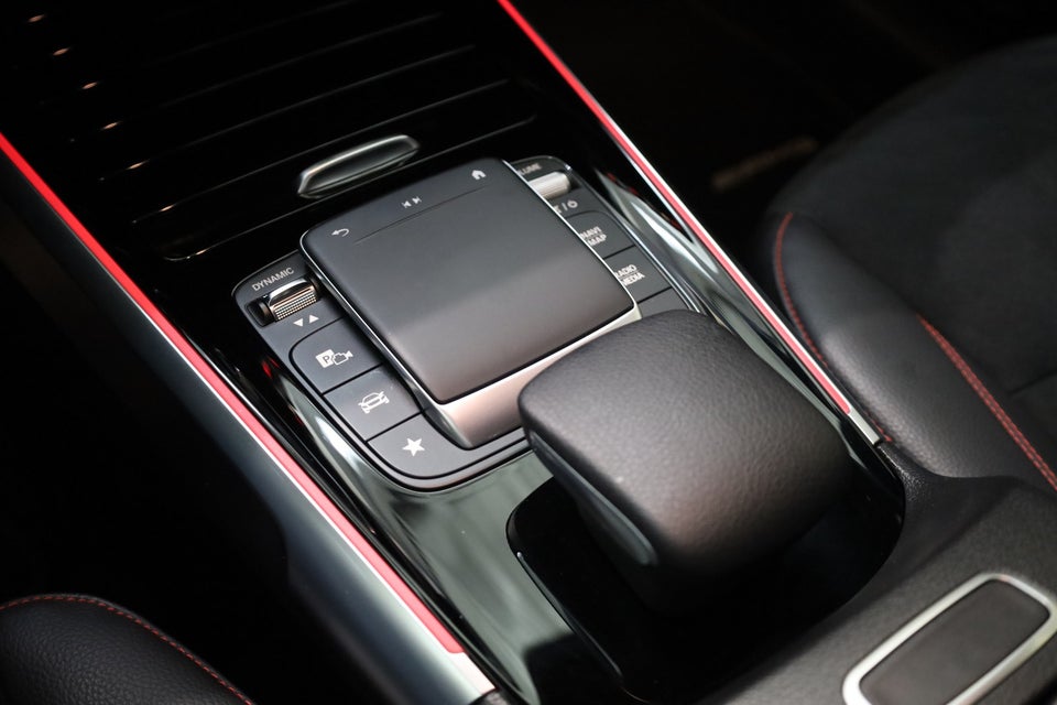 Mercedes EQB250 AMG Line 5d