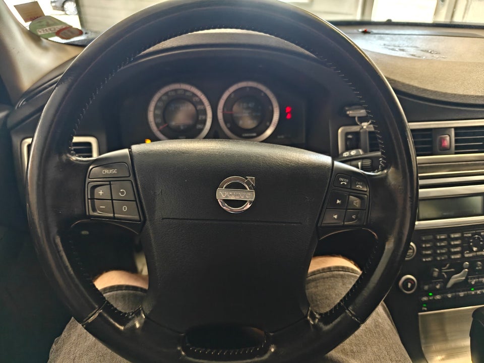 Volvo V70 2,4 D5 185 R-Design aut. 5d