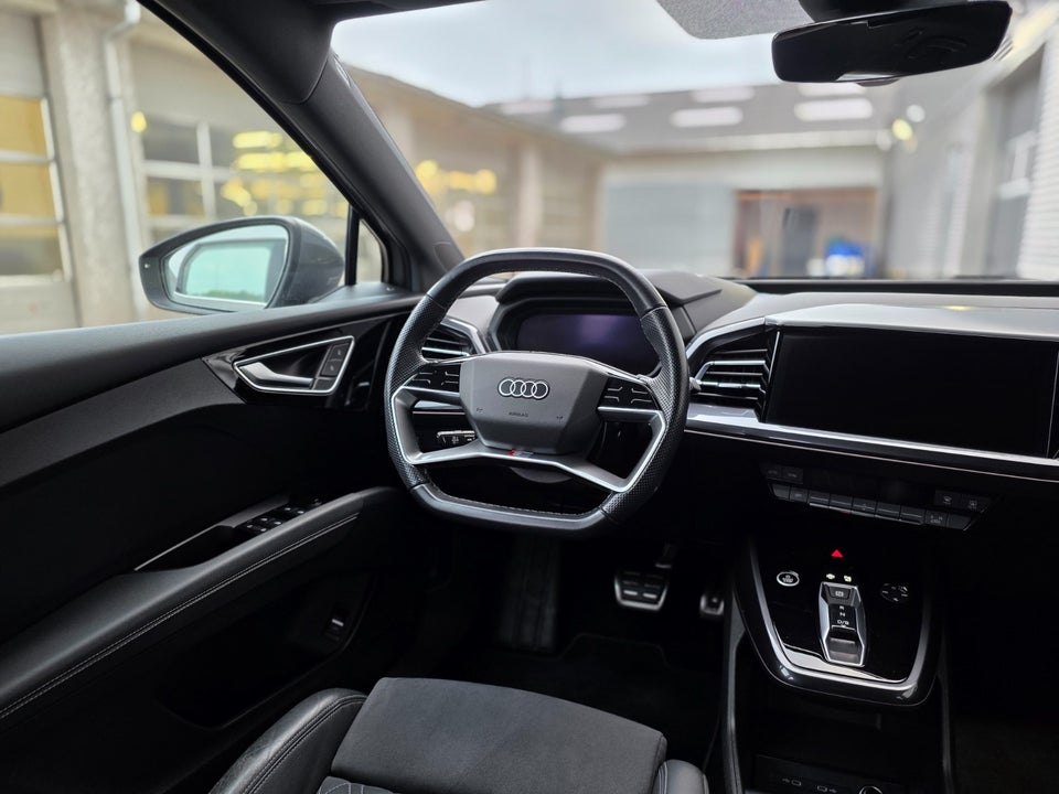 Audi Q4 e-tron 40 S-line 5d