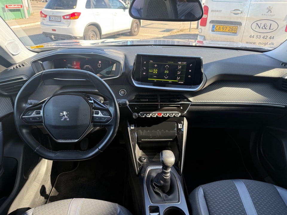 Peugeot 2008 1,2 PureTech 130 Allure Pack 5d