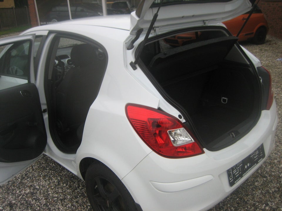 Opel Corsa 1,2 16V Cool 5d