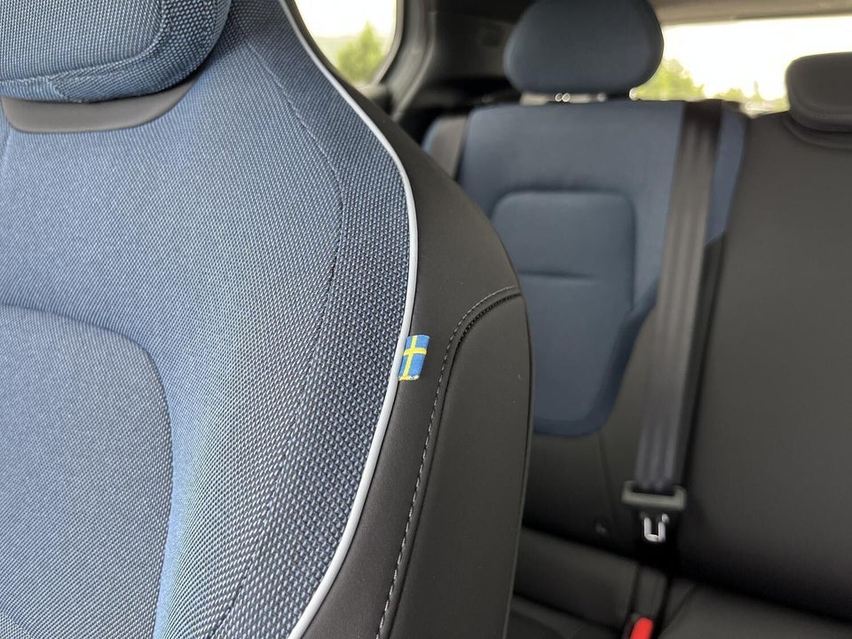 Volvo EX30 Extended Range Plus 5d