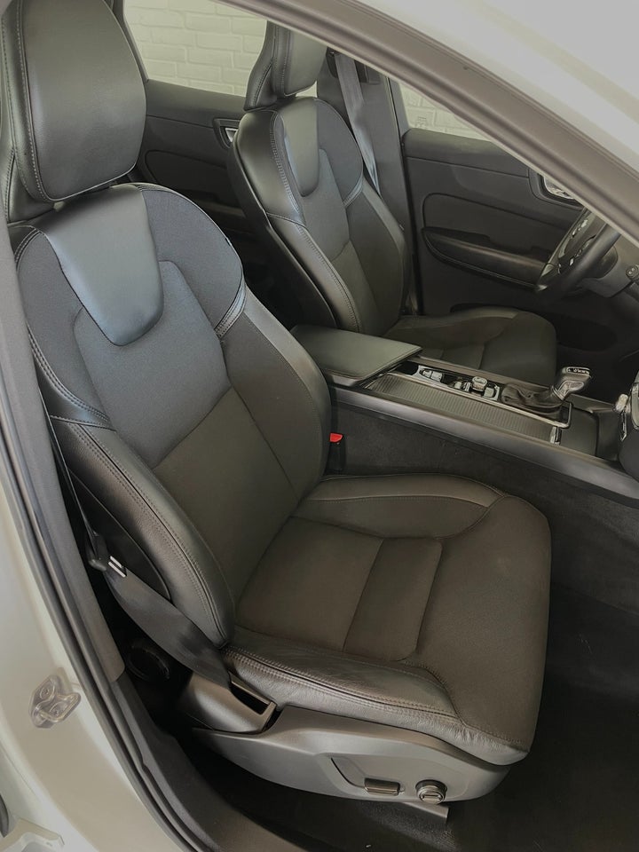 Volvo XC60 2,0 T4 190 Momentum aut. 5d