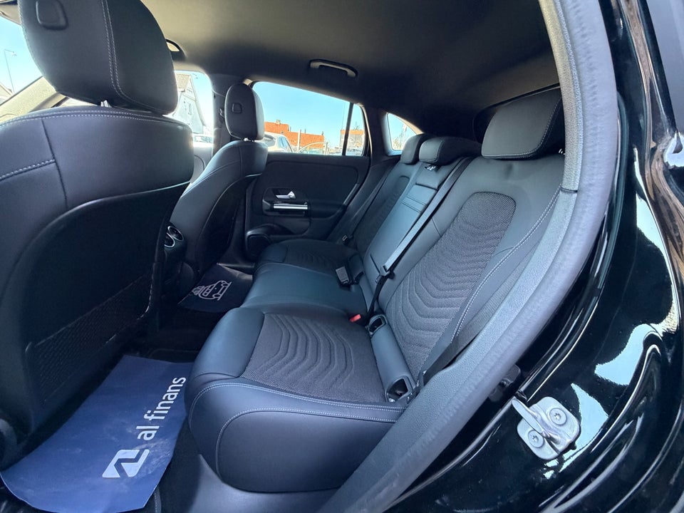 Mercedes EQA300 Progressive 4Matic 5d