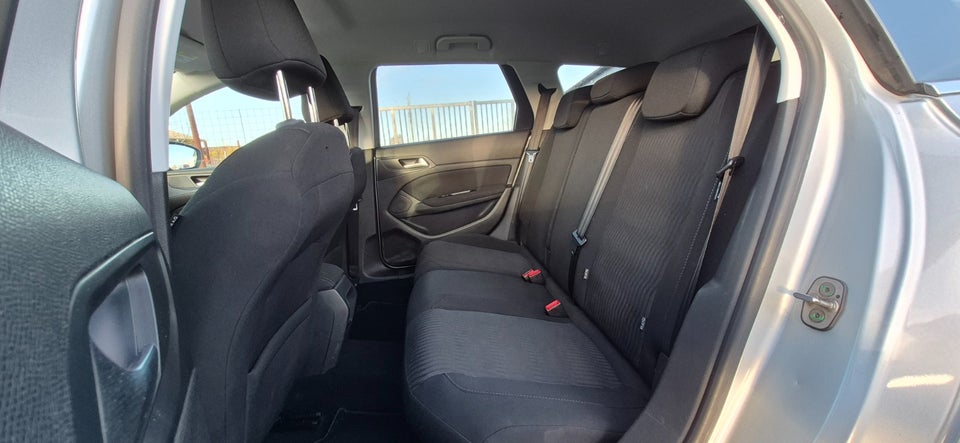 Peugeot 308 1,6 BlueHDi 120 Active SW 5d