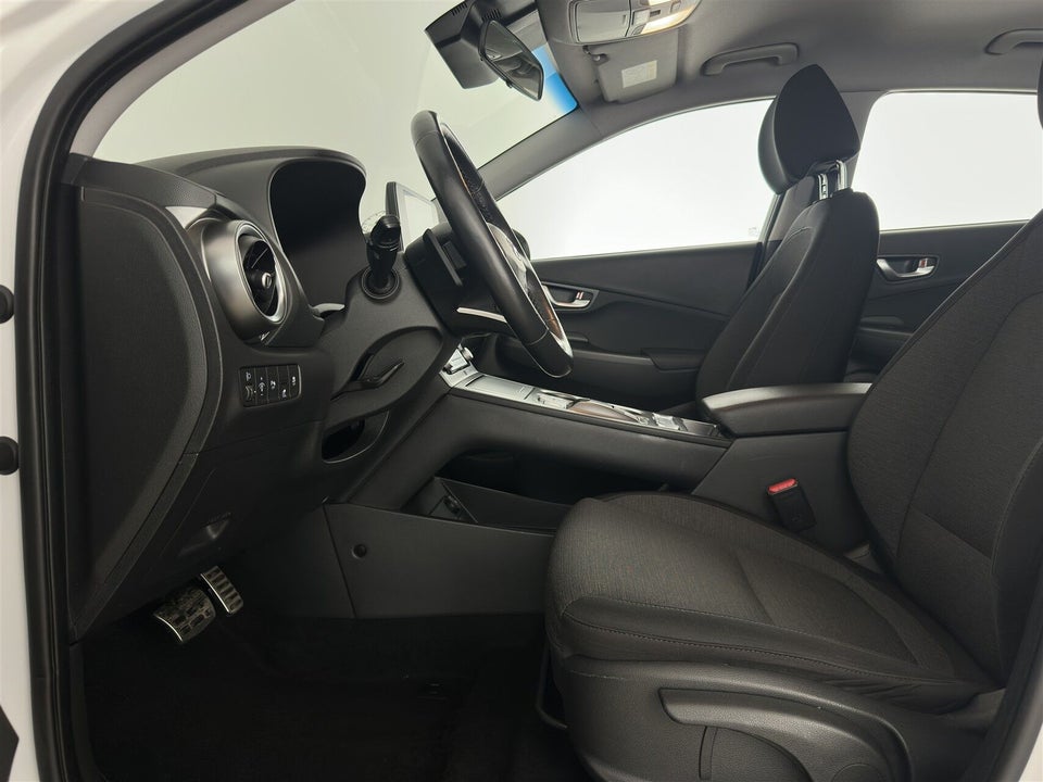 Hyundai Kona 64 EV Essential 5d
