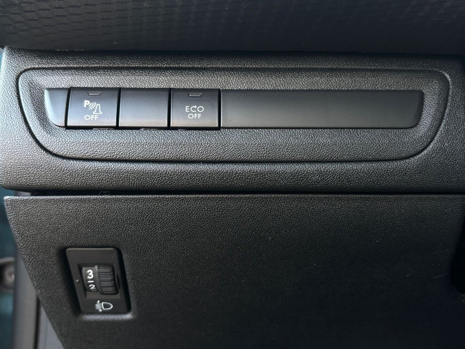 Peugeot 2008 1,2 PureTech 110 Allure Sky EAT6 5d
