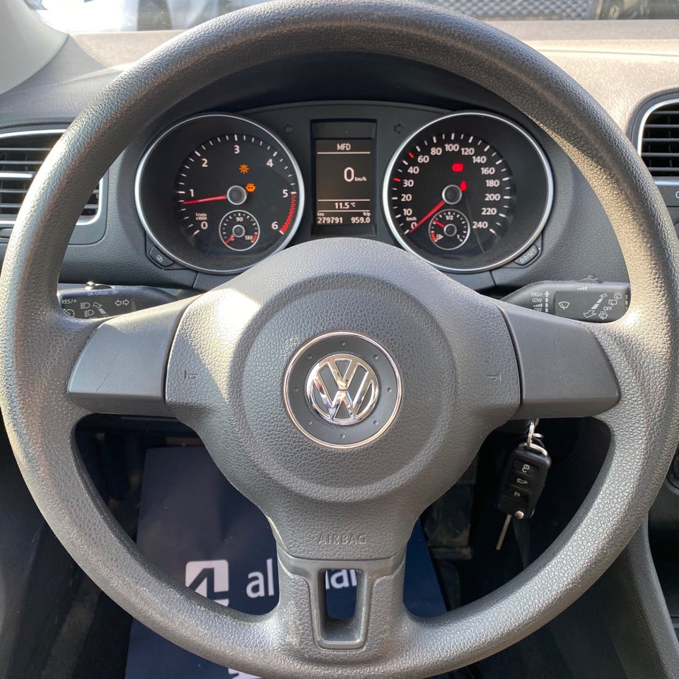 VW Golf VI 1,6 TDi 105 Comfortline BMT 5d