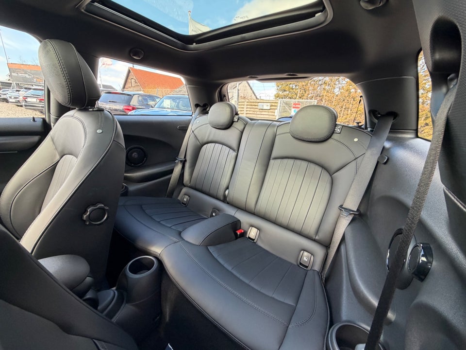 MINI Cooper SE Maximise 3d