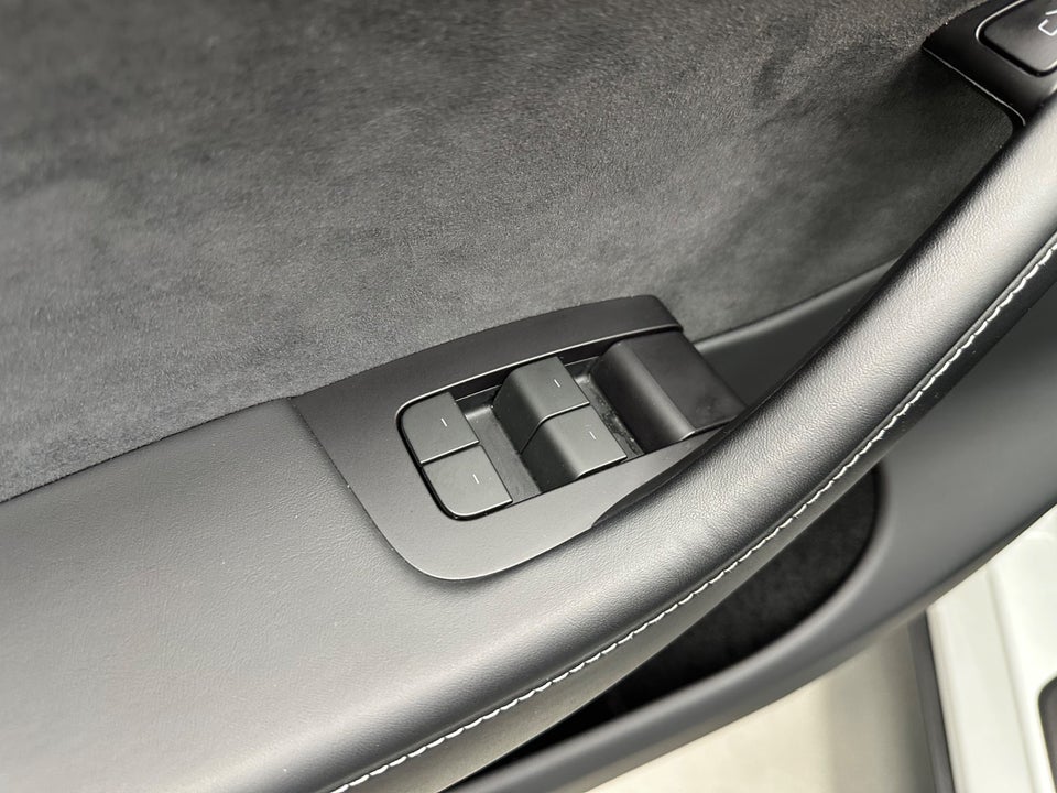 Tesla Model Y RWD 5d