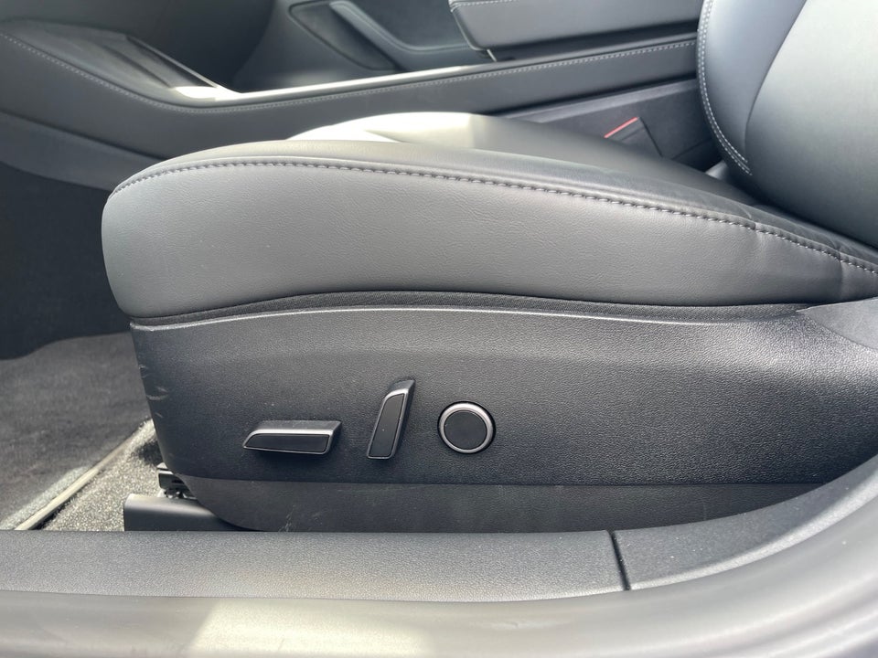 Tesla Model 3 RWD 4d