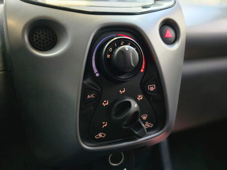 Toyota Aygo 1,0 VVT-i x-cellence 5d