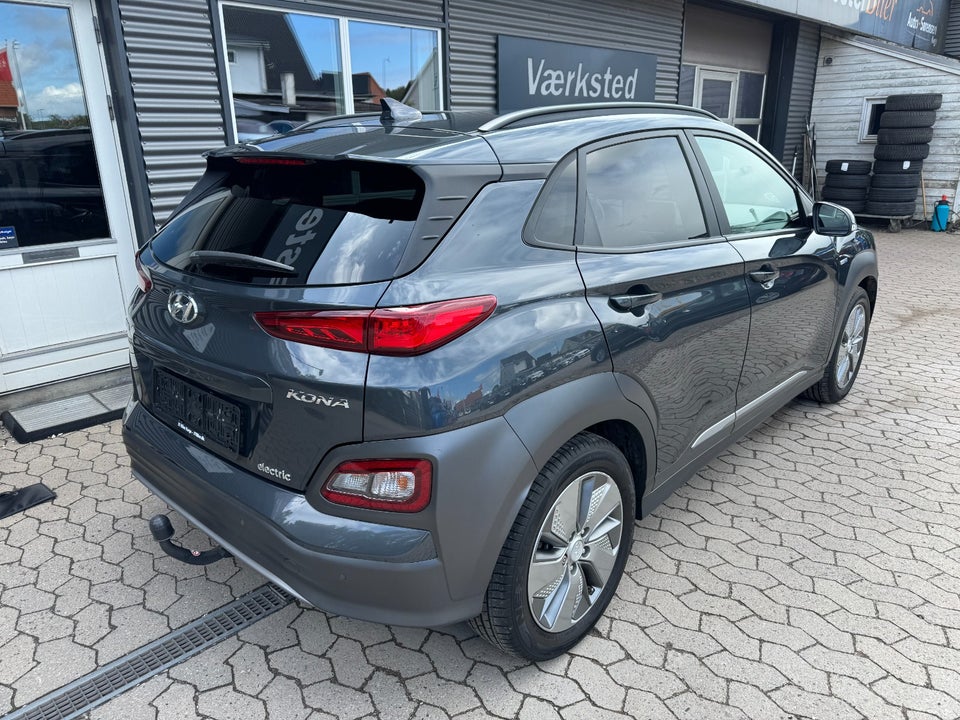 Hyundai Kona 64 EV Premium 5d