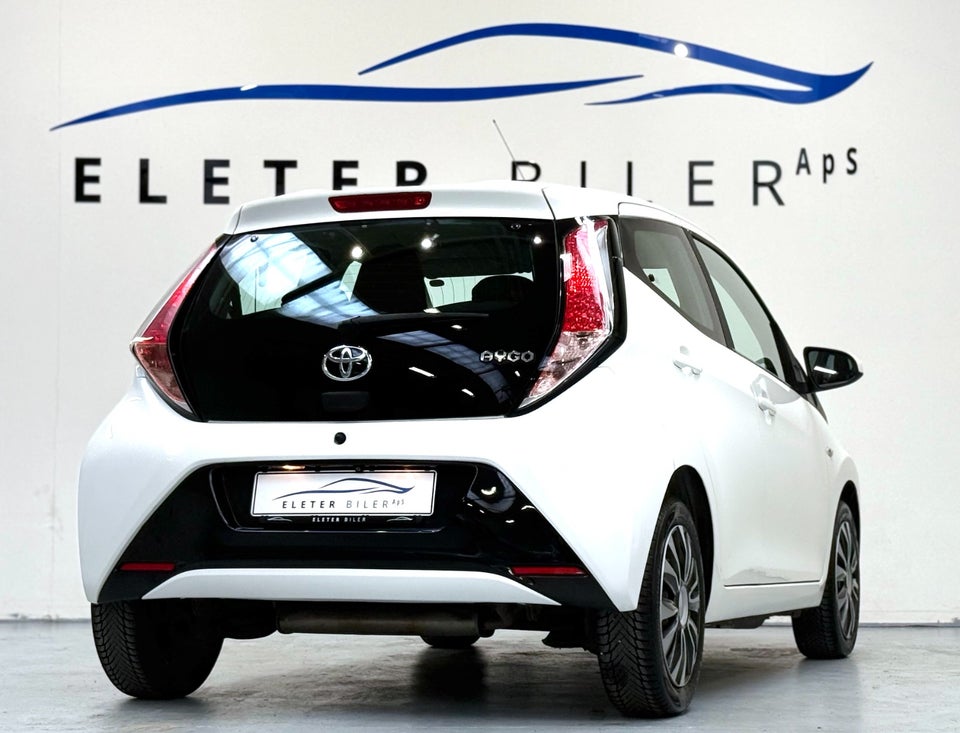 Toyota Aygo 1,0 VVT-i x-black 5d