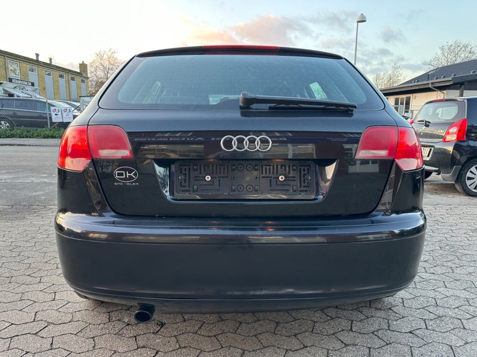 Audi A3 1,6 Ambiente Sportback 5d