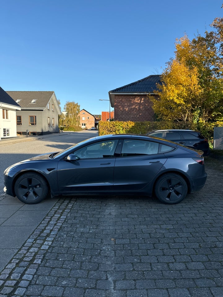 Tesla Model 3 RWD 4d