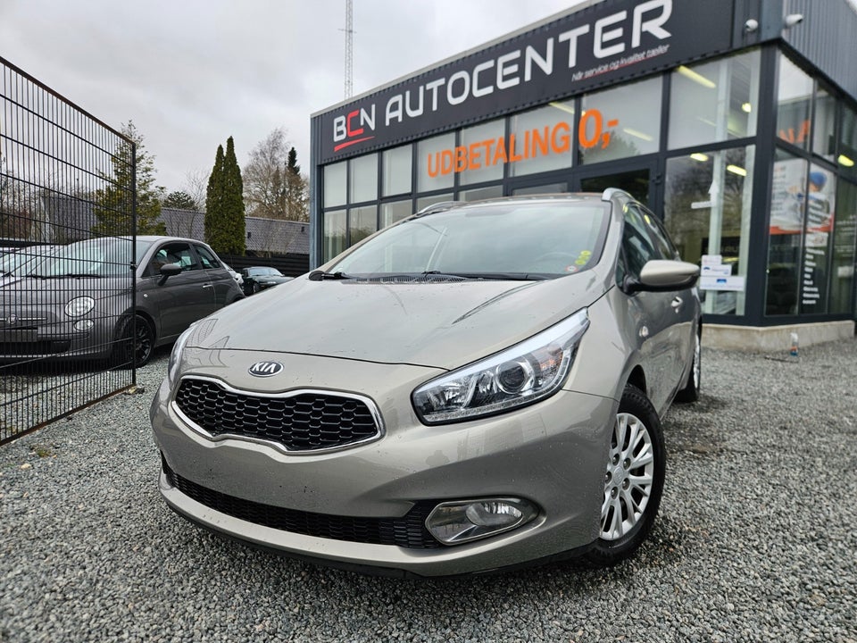 Kia Ceed 1,6 CRDi 128 Premium SW 5d