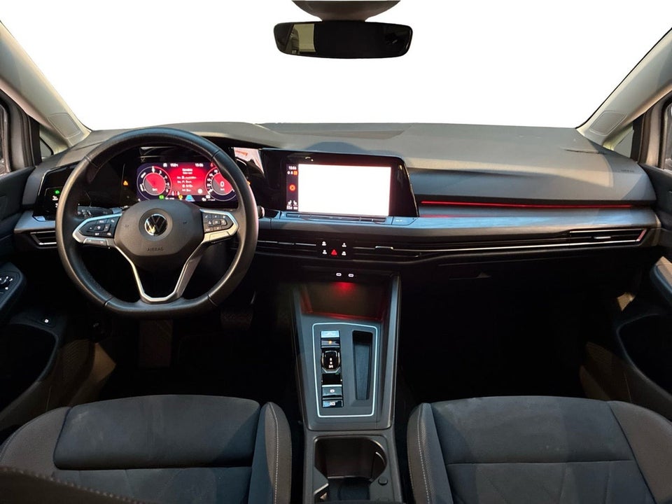 VW Golf VIII 1,4 eHybrid DSG 5d