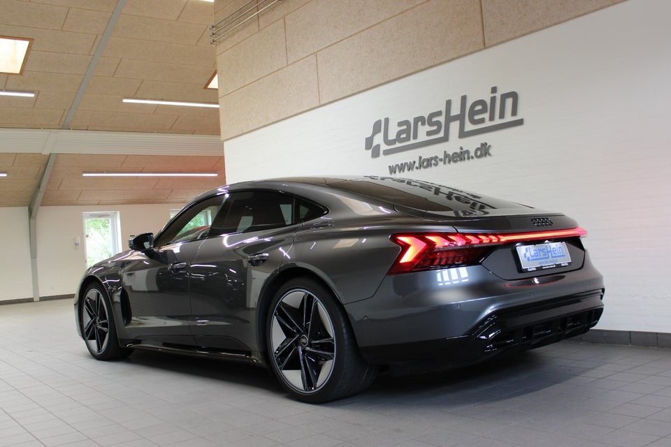 Audi e-tron GT quattro 4d