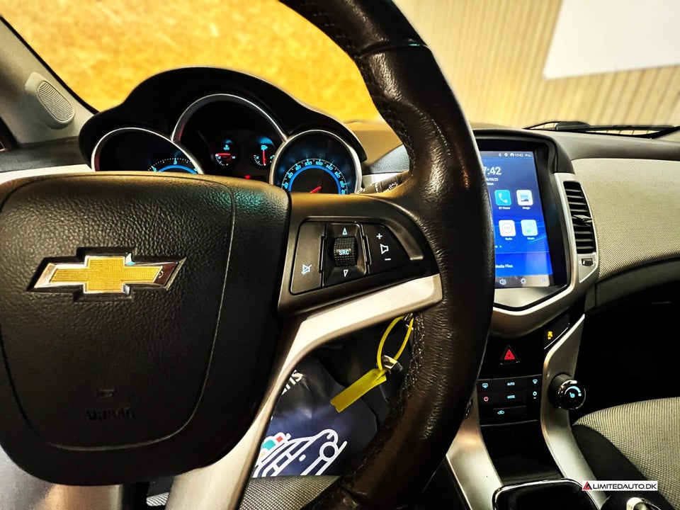 Chevrolet Cruze 2,0 VCDi 163 LS 4d
