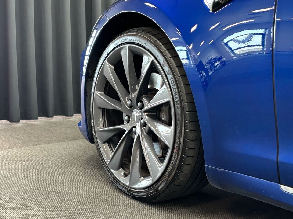 Tesla Model S Standard Range AWD 5d