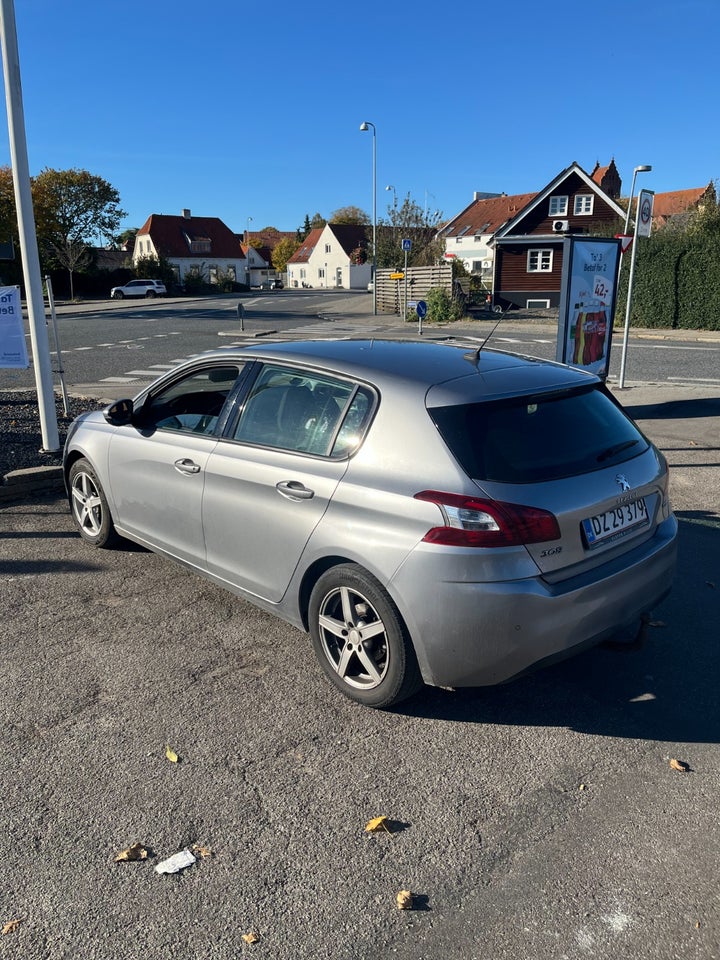 Peugeot 308 1,2 e-THP 110 Active 5d