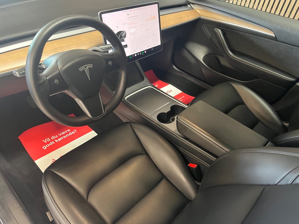 Tesla Model 3 Standard Range+ RWD 4d