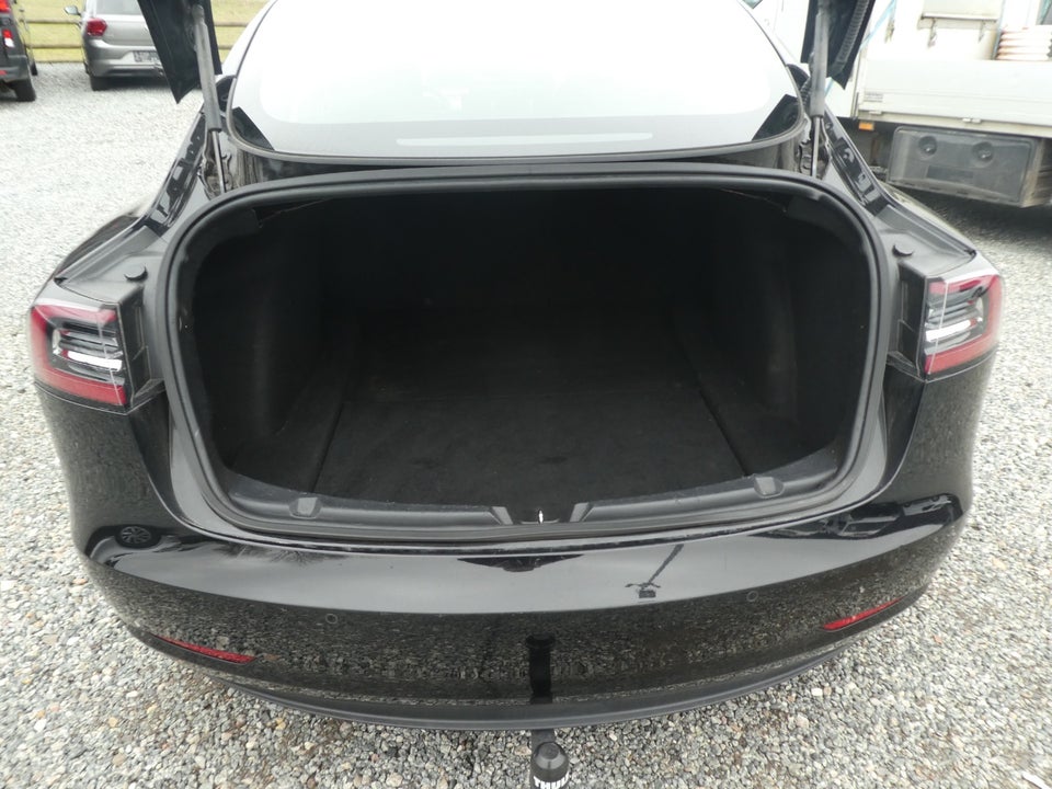 Tesla Model 3 Standard Range+ RWD 4d