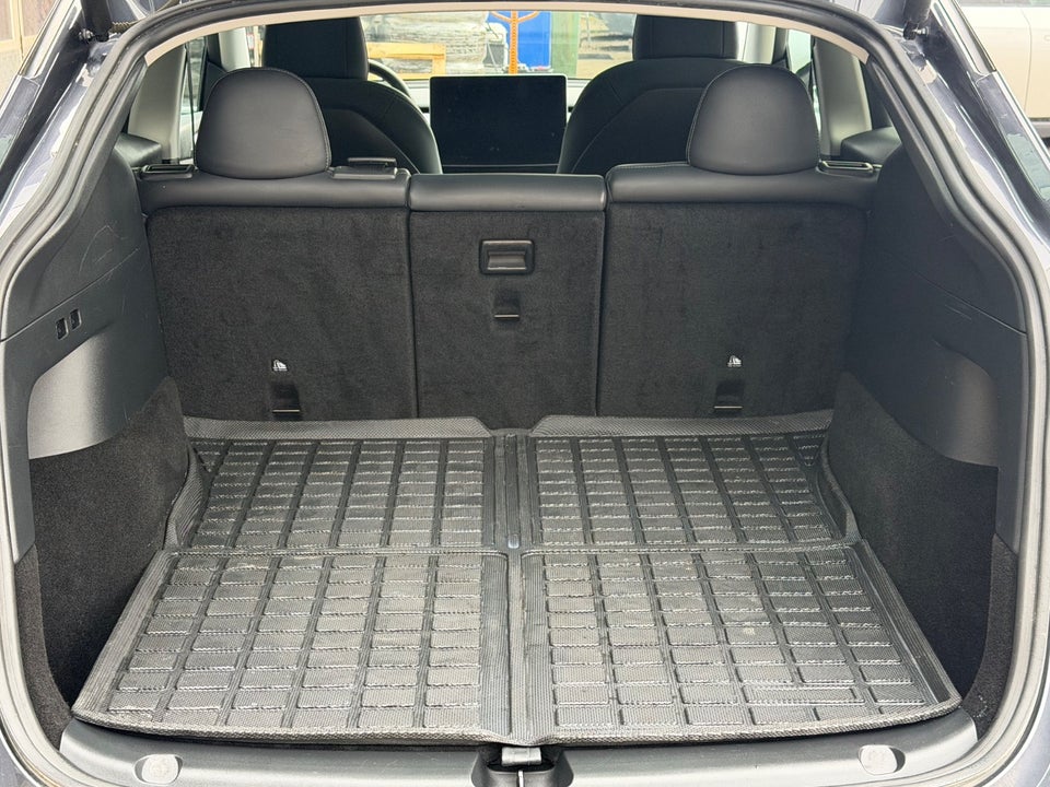 Tesla Model Y Long Range AWD 5d