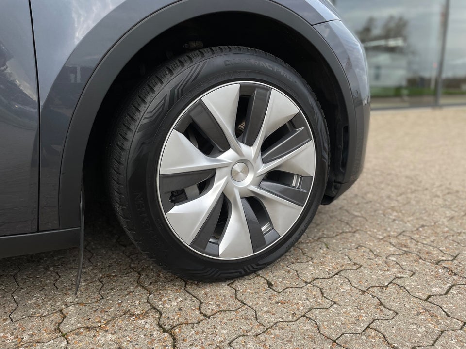 Tesla Model Y Long Range AWD 5d