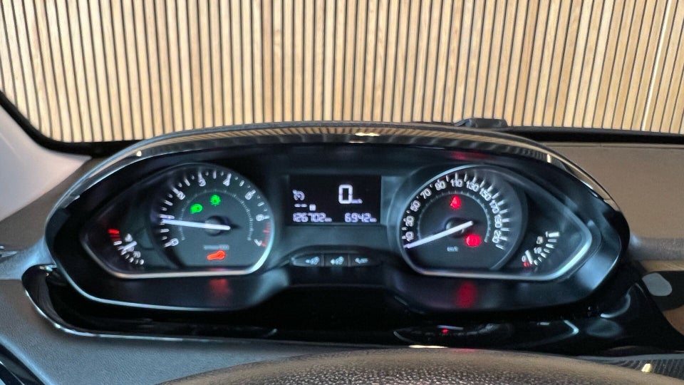 Peugeot 208 1,2 VTi 82 Envy 5d
