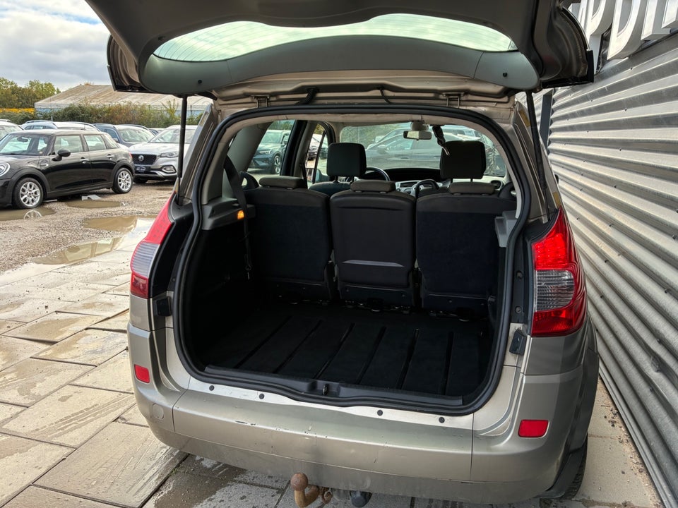 Renault Scenic II 1,9 dCi 130 Authentique 5d