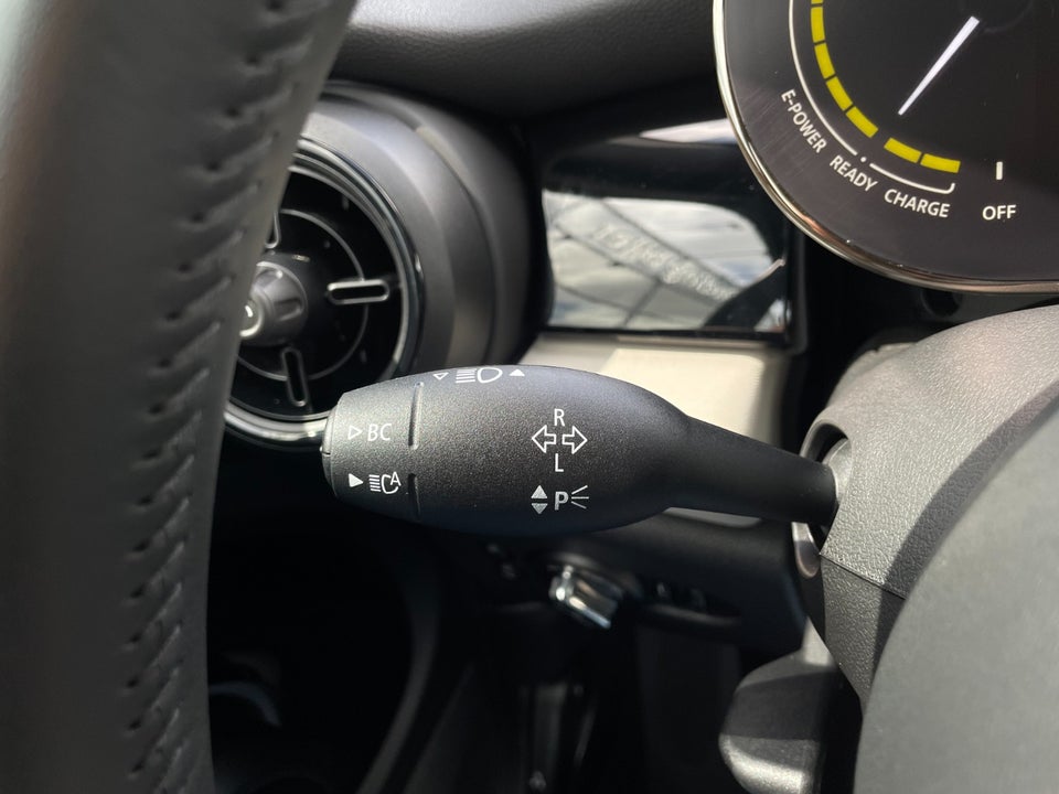 MINI Cooper SE Classic Trim 3d