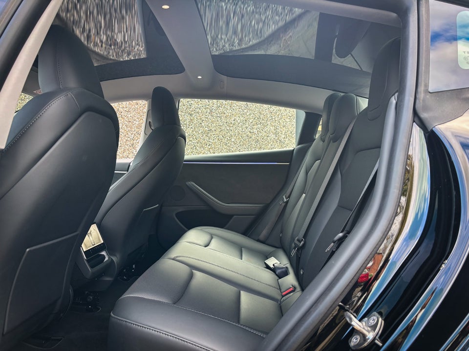 Tesla Model 3 Long Range AWD 4d