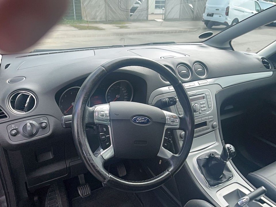 Ford S-MAX 2,0 Ambiente 5d