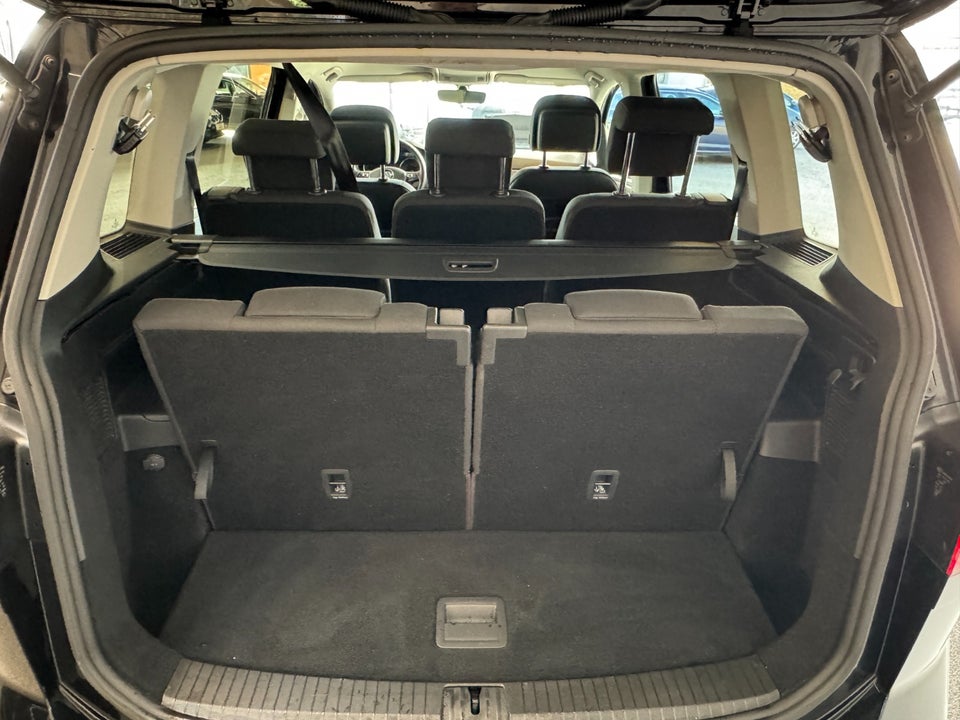 VW Touran 1,6 TDi 115 Comfortline DSG 7prs 5d