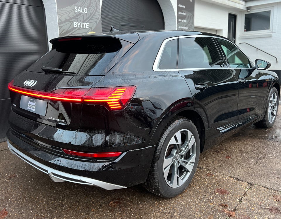 Audi e-tron 55 S-line quattro 5d