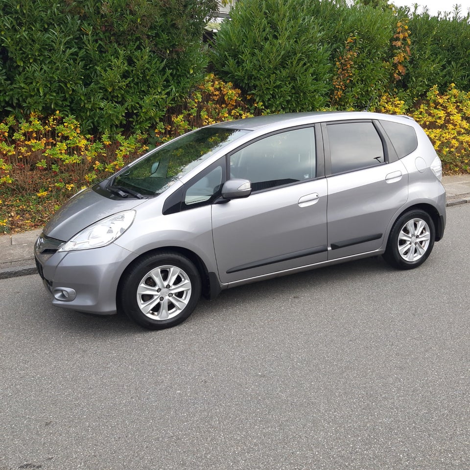 Honda Jazz 1,3 Hybrid Elegance CVT 5d