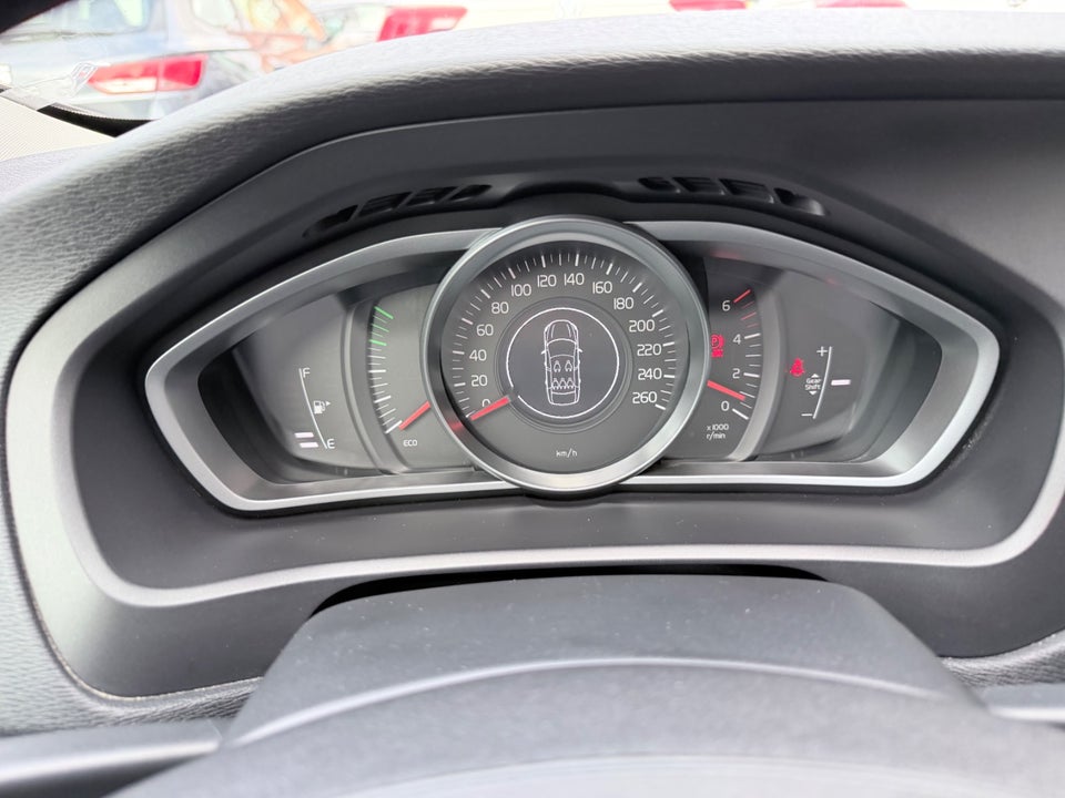 Volvo V40 2,0 D2 120 Kinetic 5d